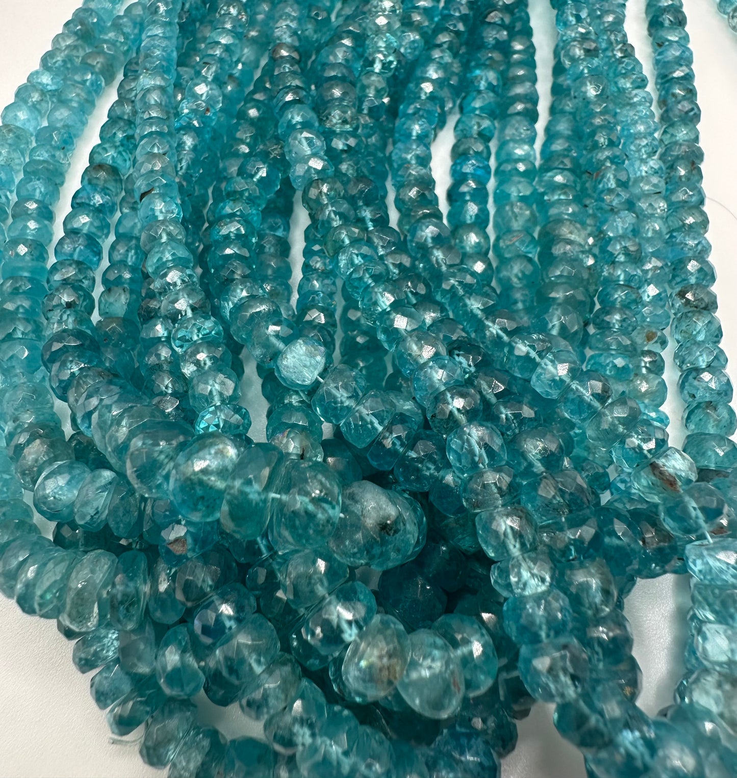 Apatite facetted roundel
