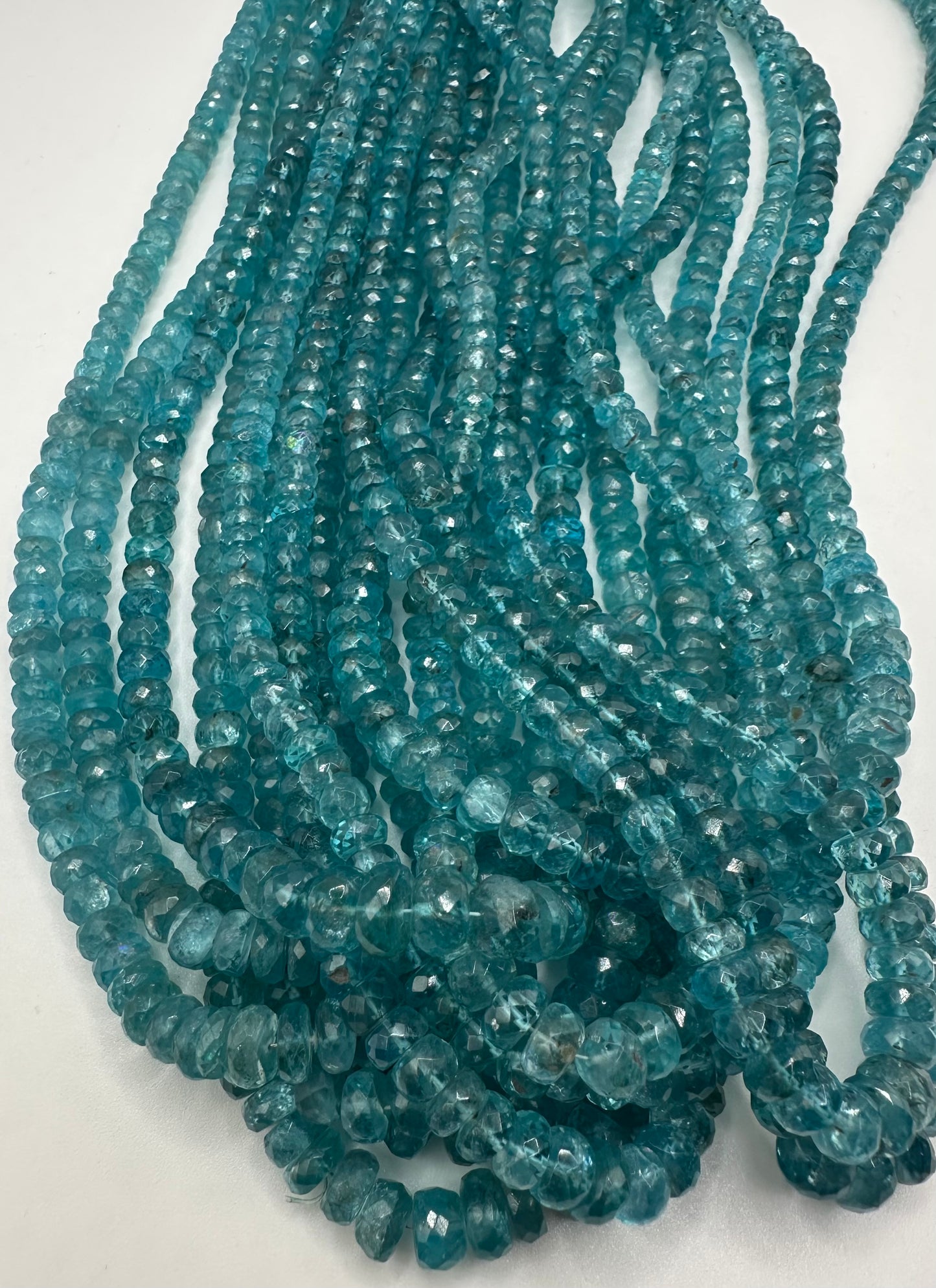 Apatite facetted roundel