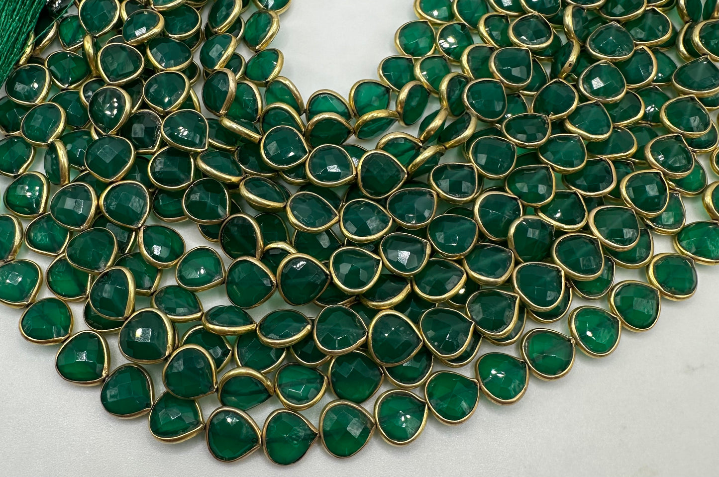 Green onyx facetted heart bezel
