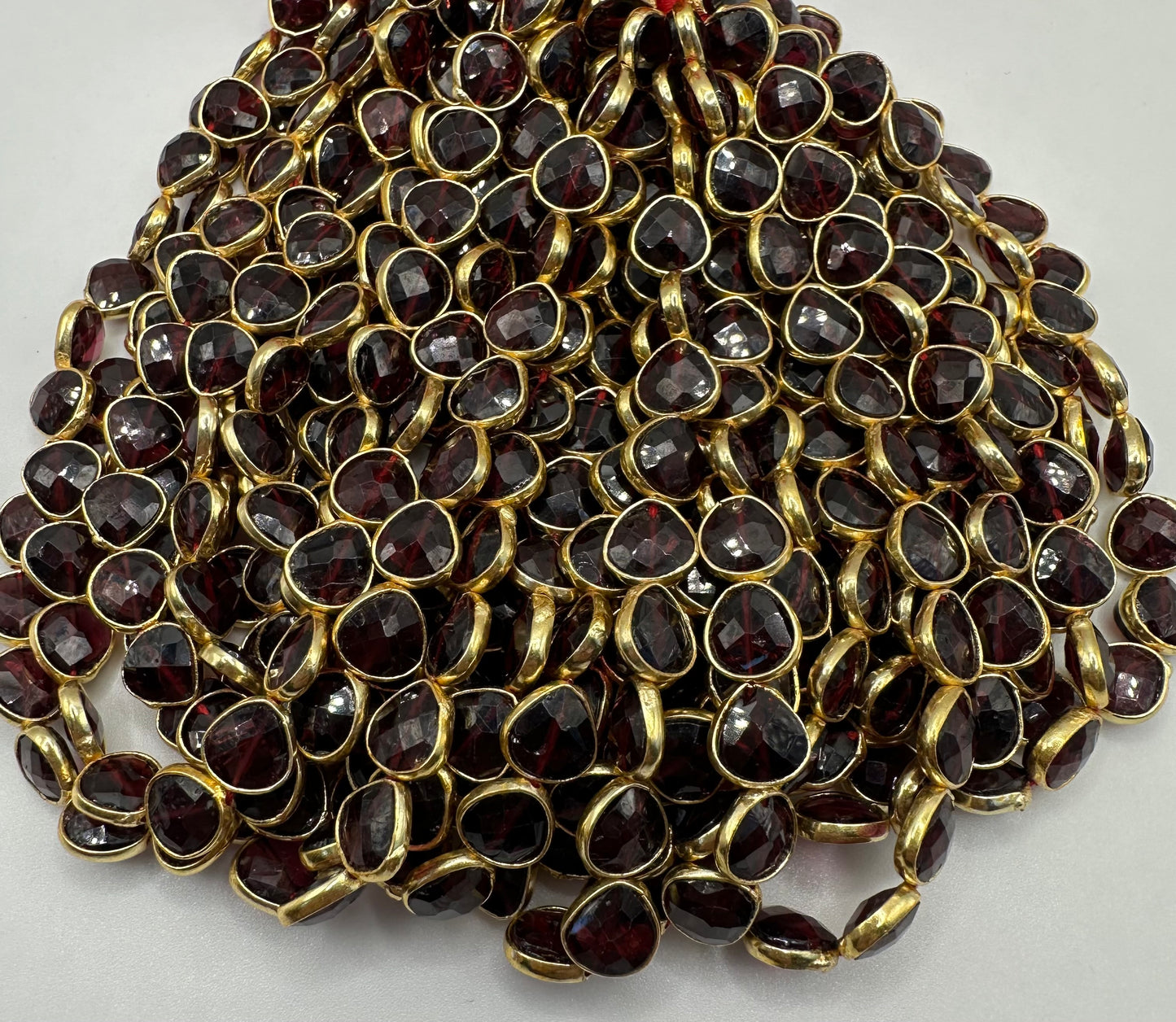 Garnet facette heart bezel