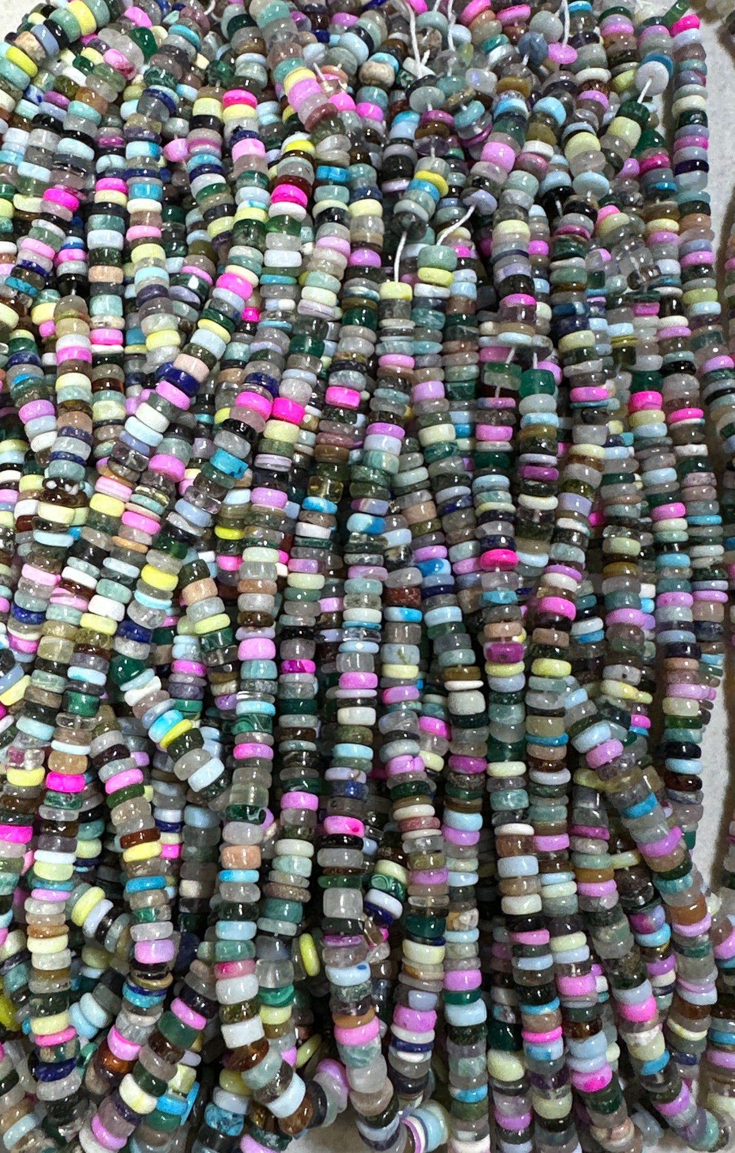Multi stone plain tyer