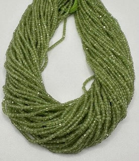 peridot facetted cube 3mm
