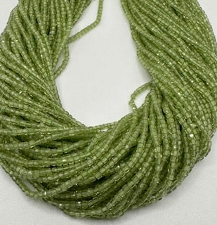 peridot facetted cube 3mm