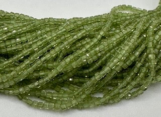 peridot facetted cube 3mm