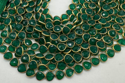 Green onyx facetted heart bezel
