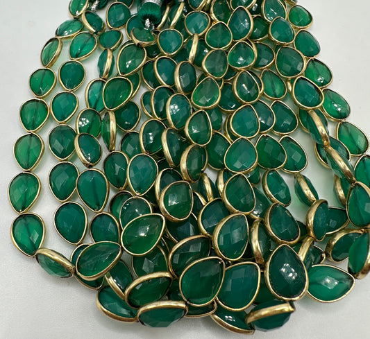 Green onyx facetted pear