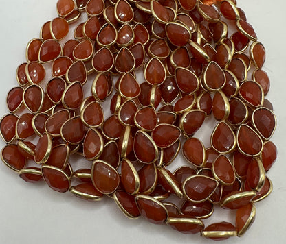 Carnelian facetted pear