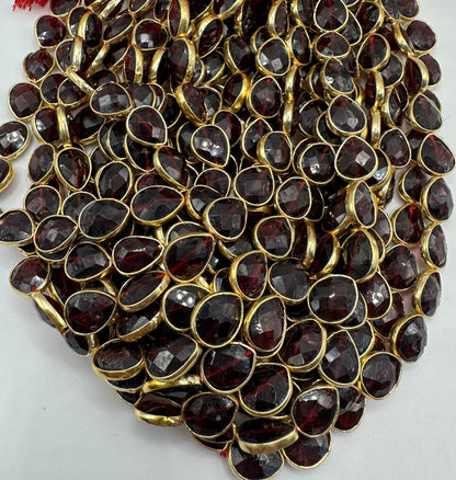 Garnet facetted pear