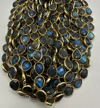 Labradorite facetted pear