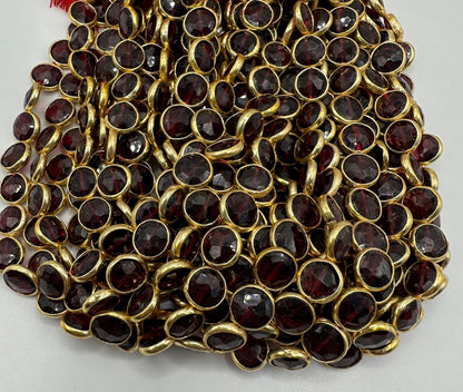 Garnet facetted coin