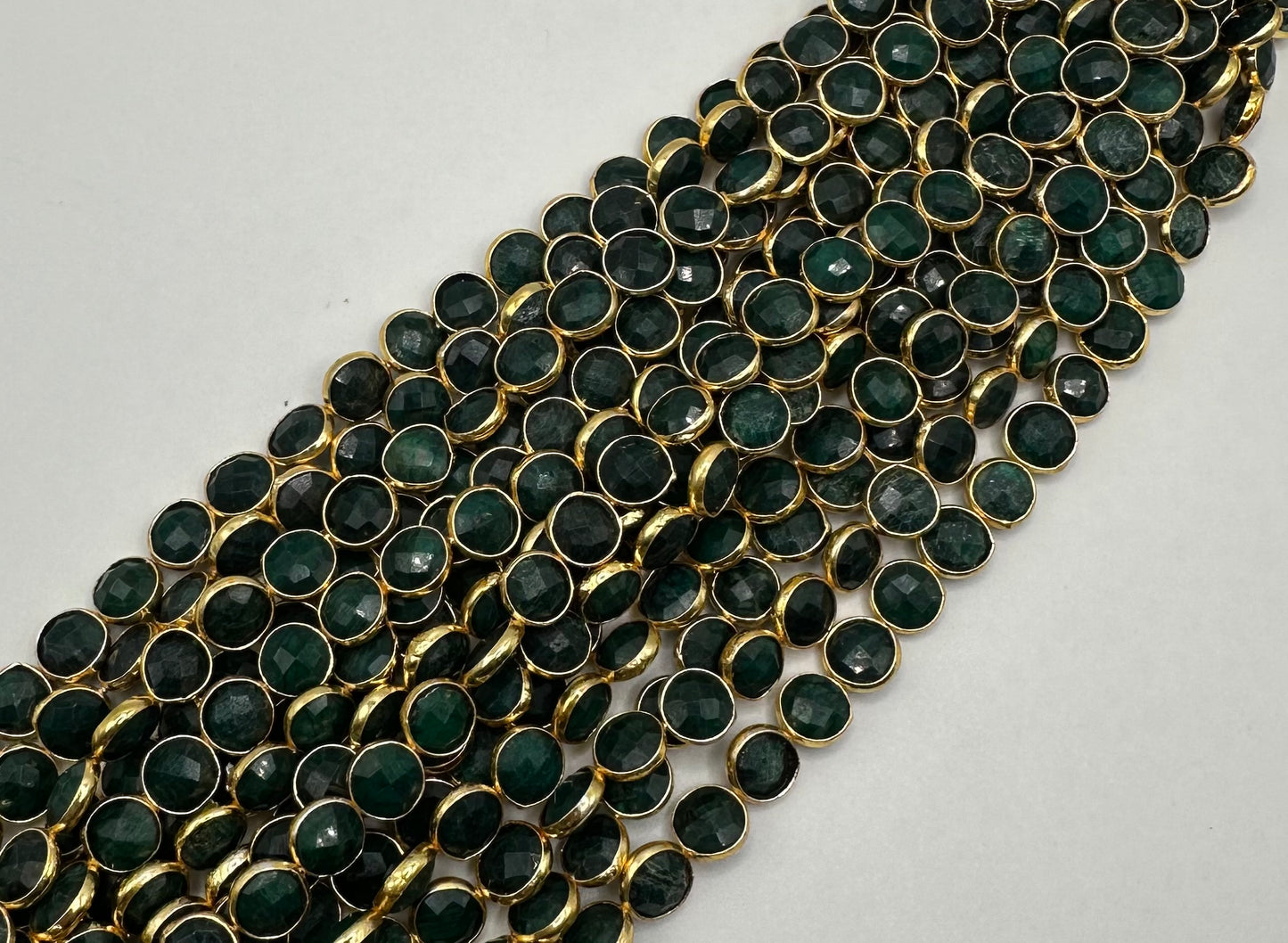 emerlad facetted coin 7mm bezel